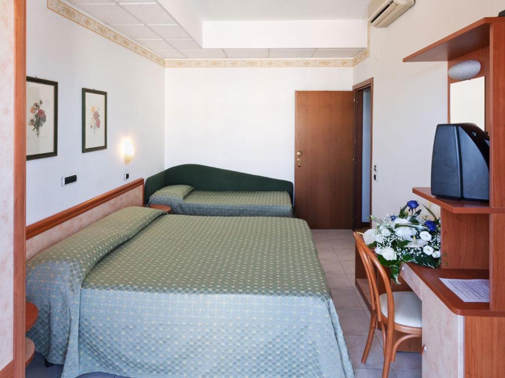 Hotel Joli Alba Adriatica Εξωτερικό φωτογραφία
